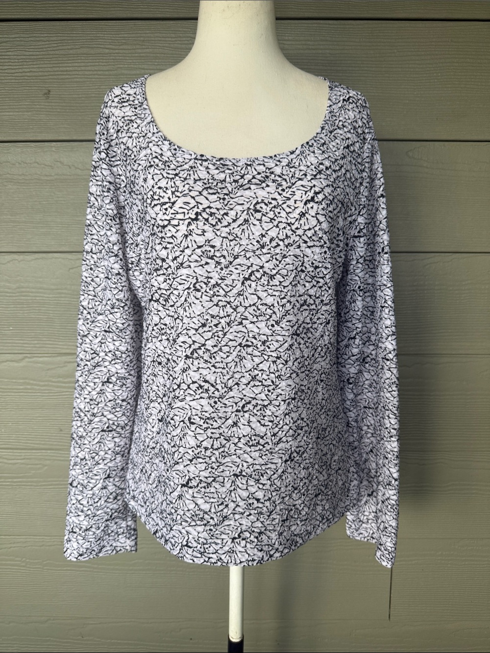 Kiara Black and White Textured Long Sleeve Top